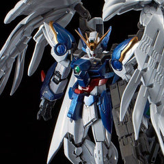 RG Wing Gundam Zero EW & Drei Zwerg [Titanium Finish]